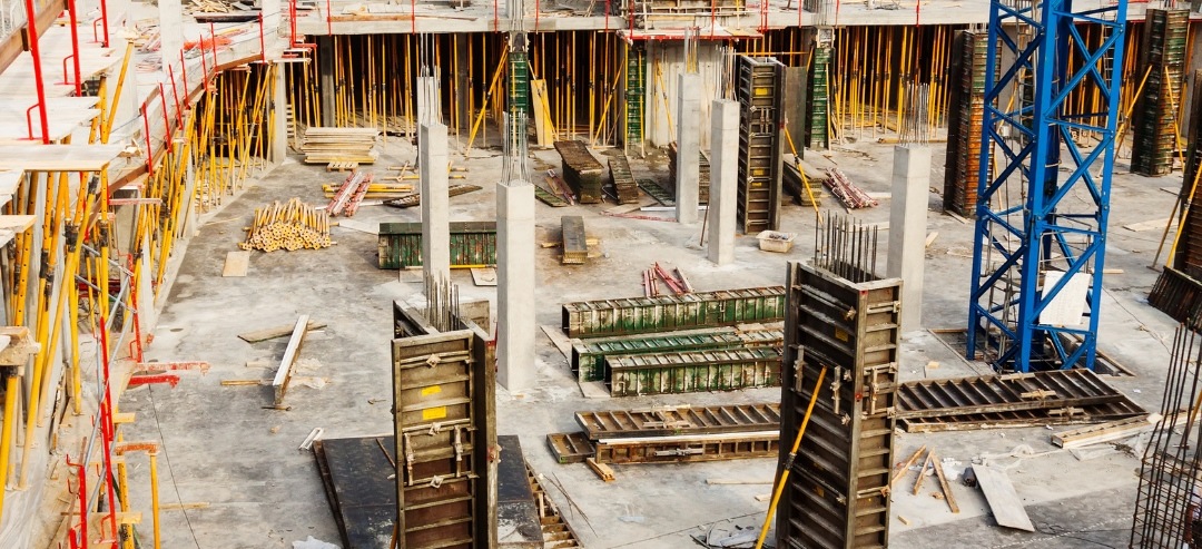 Edificio en construcción donde no falta la mano de obra gracias a Mexlam